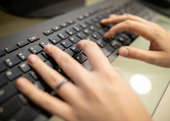 Gyventojai kviečiami teikti paraiškas subsidijai gauti saulės elektrinių įsirengimui