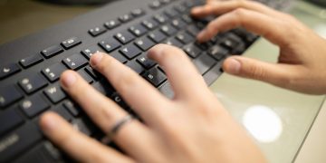 Gyventojai kviečiami teikti paraiškas subsidijai gauti saulės elektrinių įsirengimui