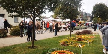 Lentvaryje nuaidėjo kasmetinė derliaus šventė!