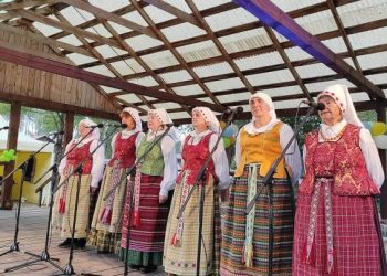 Tiltuose – triguba  šventė  „Kvepia medumi mūsų stalas“