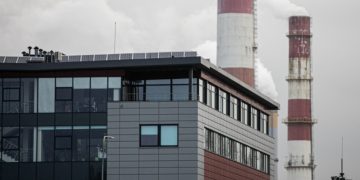 Daugiau kaip 70 šalies įmonių pasirengusios atsisakyti iškastinio kuro