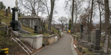 Artėjant Vėlinėms įvedami eismo ribojimai prie miesto kapinių