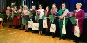 Konkurse „Geriausia mokykla – geriausias mokytojas“ garbingi apdovanojimai ir garsūs plojimai Vilniaus rajono švietimo bendruomenei