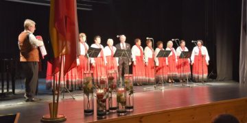 Skambėjo patriotiškos dainos