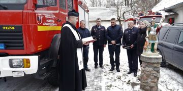 Vilniaus rajono savivaldybė ir toliau tikslingai aprūpina Vilniaus rajono ugniagesius: gyventojams į pagalbą – dviem naujai įsigytais gaisriniais automobiliais