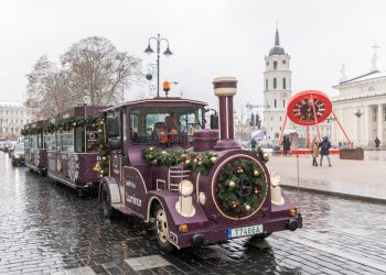 Kalėdų traukinukas kviečia pasigrožėti šventiniu Vilniumi