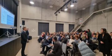 Įvyko susitikimas su Lentvario miesto gyventojais dėl valstybinės reikšmės projekto Rail-Baltica