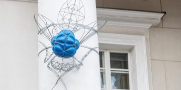 Su juoku užbaigiama kintanti šiuolaikinių skulptūrų ir instaliacijų paroda