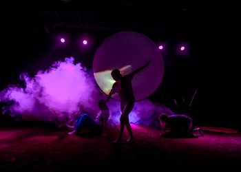 Scenografas Antanas Dubra –  apie paauglystės prisiminimų svarbą spektaklyje ,,Kissmas”