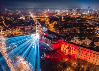 Vilnius 700 metų jubiliejų pasitiko ryškiai