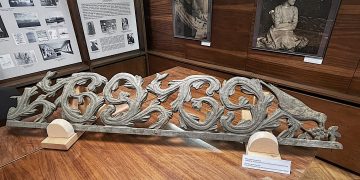 „Vargomistra. Čiurlioniai ir vargonai“: atribucinis-detektyvinis tyrimas arba kur nuvedė žalia lenta su paukšteliu