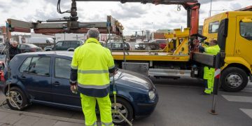 Keičiasi baudos dydis pažeidėjams, kurių automobilius tenka nutempti priverstinai