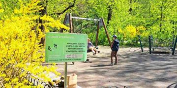 Atnaujinamos vaikų žaidimų aikštelės Bernardinų sode