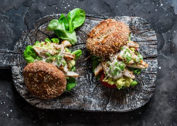 Mėsainių variancijų – gausybė: specialistas pataria, kaip juos teisingai paruošti (receptas)