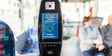 JUDU Vilniaus viešajame transporte įjungia naują e. bilieto sistemą