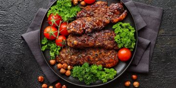 Idėja savaitgaliui: išsikepkite liuliakebabą – tiks ir mėsainiui, ir dešrainiui