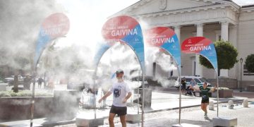 Karščių metu sostinės gyventojai ir svečiai atsivėsinti kviečiami Rotušės aikštėje