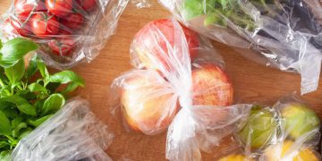 Nemokamų maišelių parduotuvėse neliks jau nuo liepos 1 d.