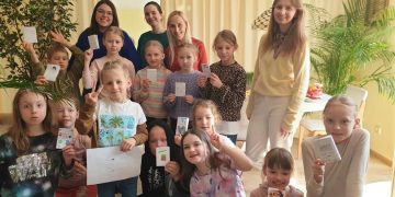 Mažųjų gulbinų gyventojai skatina vaikus domėtis Lietuvių autorių kūryba