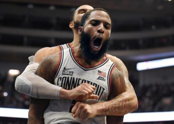 „Rytas“ sukirto rankomis su 23-ejų įžaidėju R.J. Cole