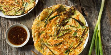 Vienas blynas – net 4 skirtingos daržovės: išbandykite ypač traškius ir pigius korėjietiškus blynelius be glitimo