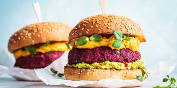 Veganai irgi grilina: 3 idėjos, ką skaniai ir nebrangiai galima iškepti ant žarijų