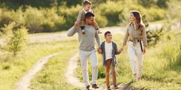 Beveik du šimtai vaikų sostinėje laukia globėjų: ką reikia žinoti apie globą Vilniuje ir visoje Lietuvoje