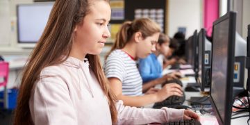 Psichologė pataria, kaip pasiruošti artėjantiems mokslo metams: įrankiai, padėsiantys mokytis efektyviai