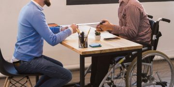 Atviroje darbo rinkoje daugėja dirbančių žmonių su negalia