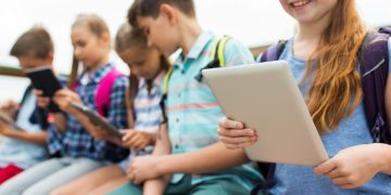 Atgal į mokyklą: 5 išmanieji įrenginiai, kurie pravers moksluose