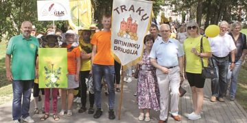 Trakų neįgaliųjų užimtumo centro Socialinių dirbtuvių bitininkai – XIV Lietuvos bitininkų šventėje