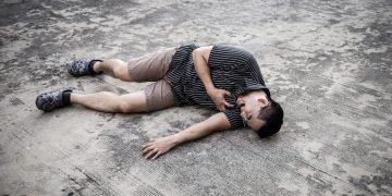 Nerami naktis: iš buto balkono iškrito ir susižalojo jaunas vyras