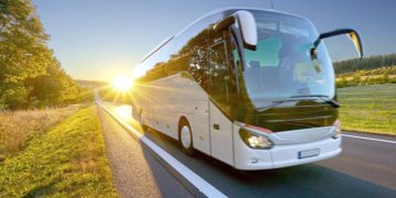 Policija ragina autobusų keleivius segėti saugos diržus