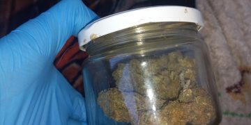 Sulaikyti du policijai gerai žinomi asmenys įtariami disponavimu narkotinėmis medžiagomis