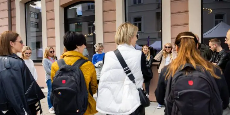 Linos Dusevičienės esksursija apie NATO užkulisius / Nuotr. O. Posaskovos