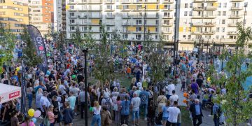 Vilniaus Perkūnkiemis keičiasi: bendruomenė švenčia naujo skvero atidarymą