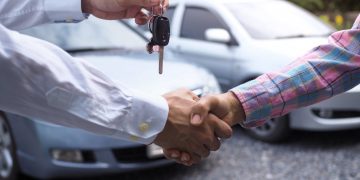 Ekspertai pataria: kaip nusiderėti naudoto automobilio kainą net iki 20 procentų?