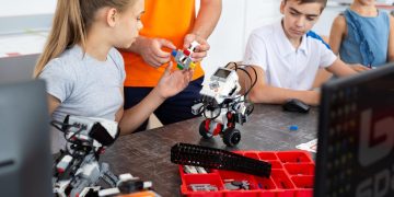 Vaikas renkasi būrelį: ką būtina žinoti tėvams?