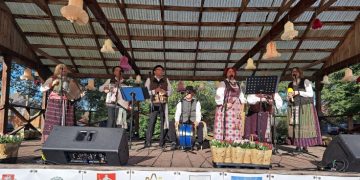 Tiltuose – tradicinė šventė „Kvepia medumi mūsų stalas“