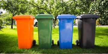Vilniaus rajono atliekų turėtojams ir toliau dalinami rūšiavimo konteineriai
