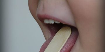 Vaikų dantukų gydymas ir priežiūra: kokie mitai yra paplitę?