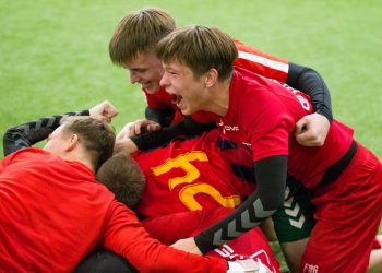 Populiarumo sulaukęs naktinio futbolo turnyras grįžta