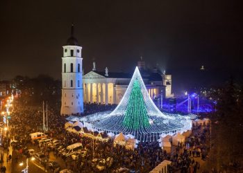Vilnius ruošiasi įžiebti Kalėdų eglę: į renginį – nemokamu viešuoju transportu