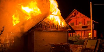 Šąlant orams daugėja namų gaisrų – šie metai jau rekordiniai