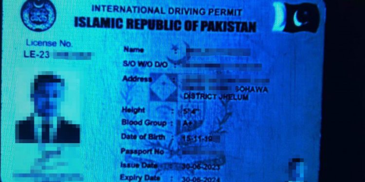 Pakistanietis pateikė suklastotą vairuotojo pažymėjimą
