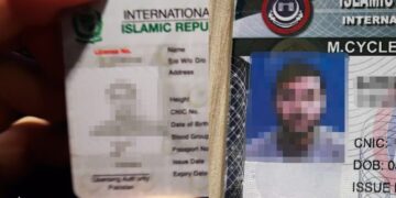 Su padirbtais vairuotojo pažymėjimais įkliuvo pakistaniečiai