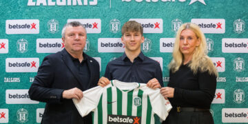 K. Bička pasirašė naują sutartį