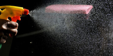 Skausmingas apsipirkimas: prekybos centre pripurkšta pipirinių dujų