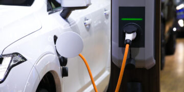 Kvietimas juridiniams asmenims teikti paraiškas elektromobilių įkrovimo prieigoms įsirengti