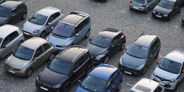 Tyrimas atskleidė, kokių spalvų automobilius renkasi lietuviai – pirmenybė pilkiems